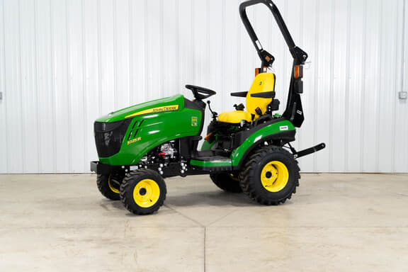 Image of John Deere 1025R equipment image 1