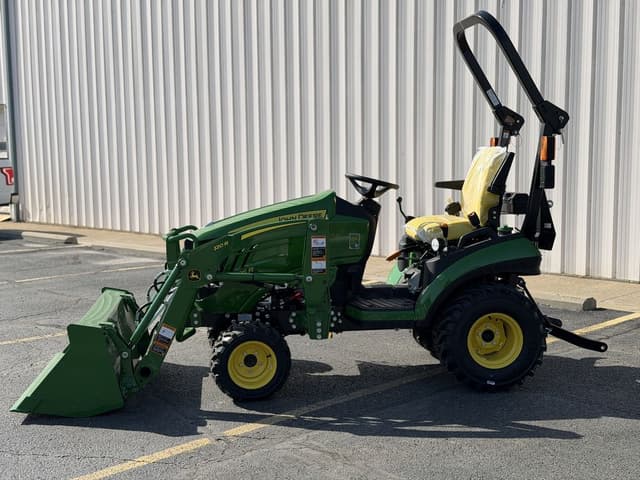 Image of John Deere 1025R equipment image 1