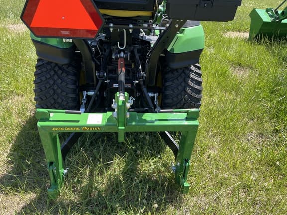 Image of John Deere 1025R equipment image 3