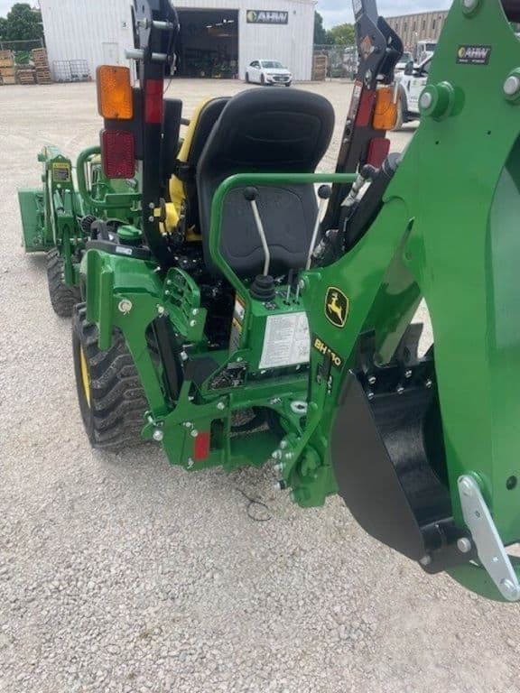 Image of John Deere 1025R equipment image 3