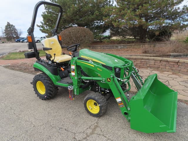 Image of John Deere 1025R equipment image 1