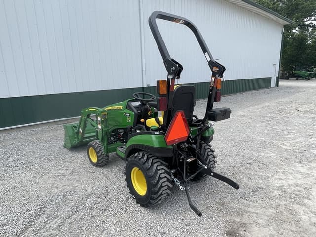 Image of John Deere 1025R equipment image 2
