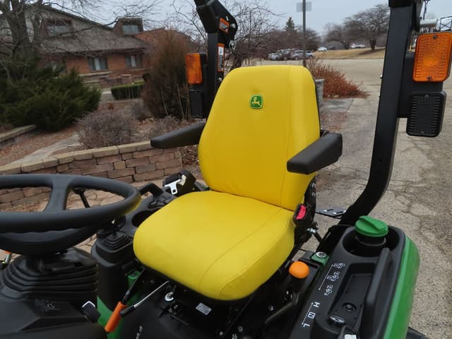 Image of John Deere 1025R equipment image 4