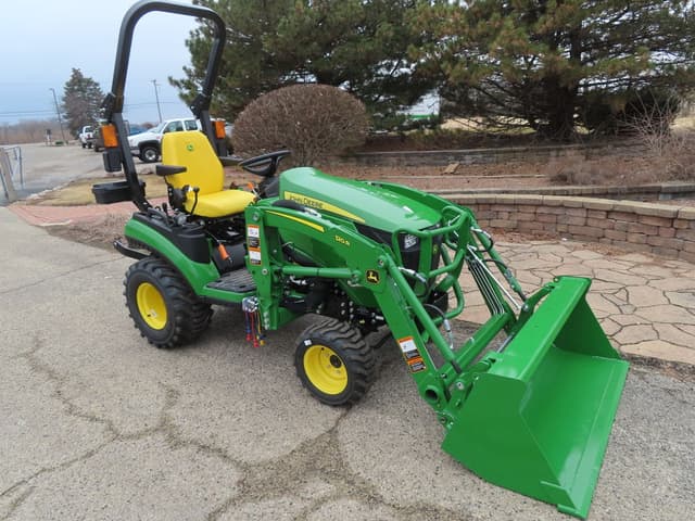 Image of John Deere 1025R equipment image 1