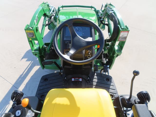 Image of John Deere 1025R equipment image 4