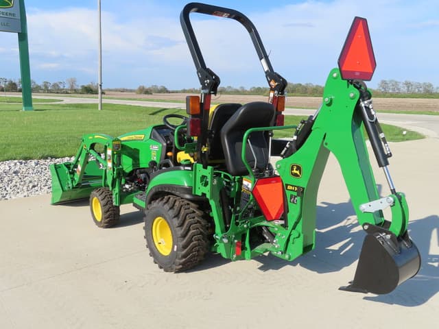 Image of John Deere 1025R equipment image 2