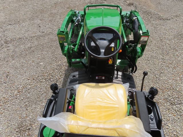 Image of John Deere 1025R equipment image 4