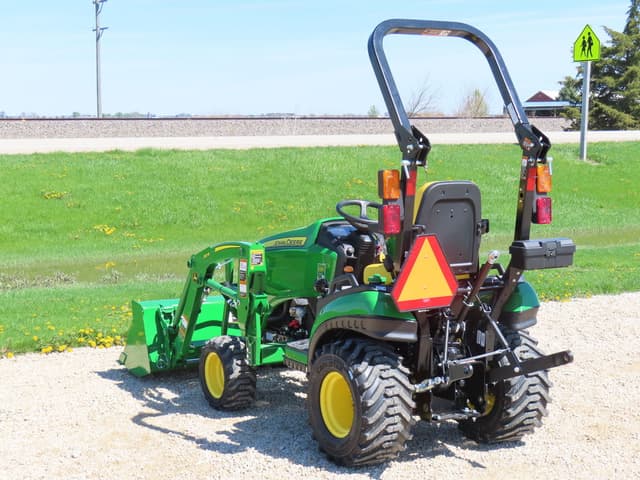 Image of John Deere 1025R equipment image 2