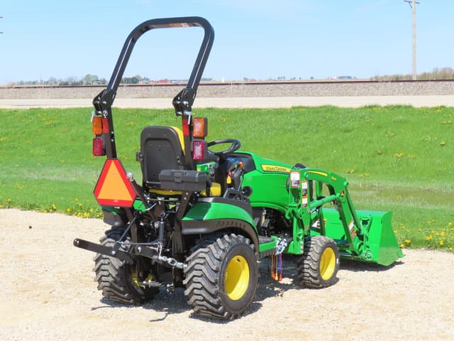 Image of John Deere 1025R equipment image 3