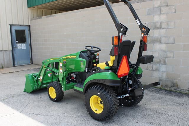 Image of John Deere 1025R equipment image 3