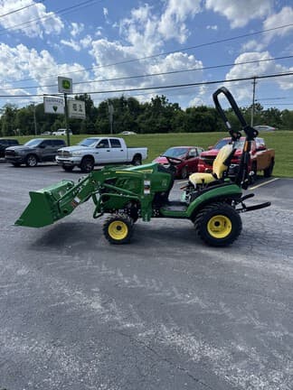 Image of John Deere 1025R equipment image 2