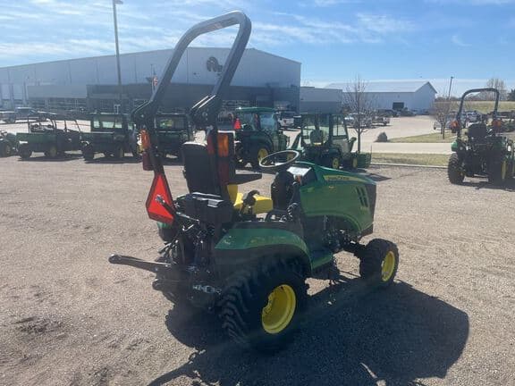 Image of John Deere 1025R equipment image 2