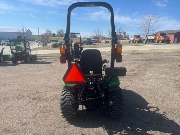 Image of John Deere 1025R equipment image 3