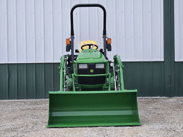 Image of John Deere 1025R equipment image 4