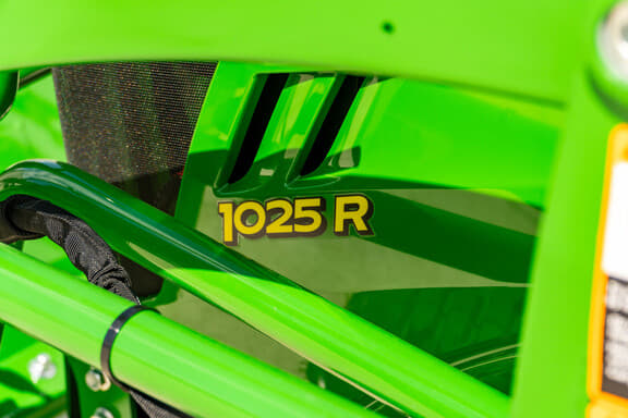 Image of John Deere 1025R equipment image 4