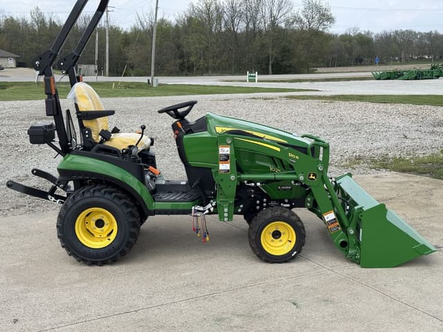 Image of John Deere 1025R equipment image 1