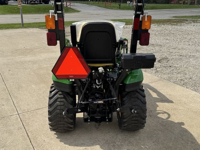 Image of John Deere 1025R equipment image 3