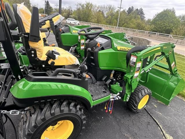 Image of John Deere 1025R equipment image 1