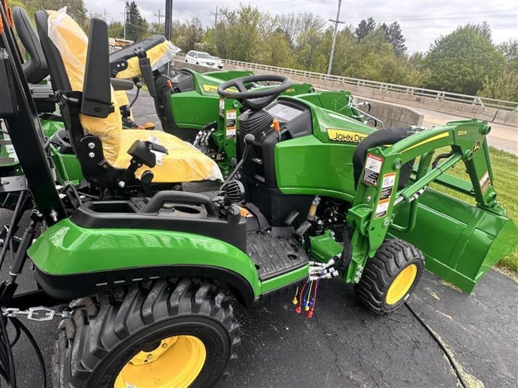 2026 John Deere 1025R Equipment Image0