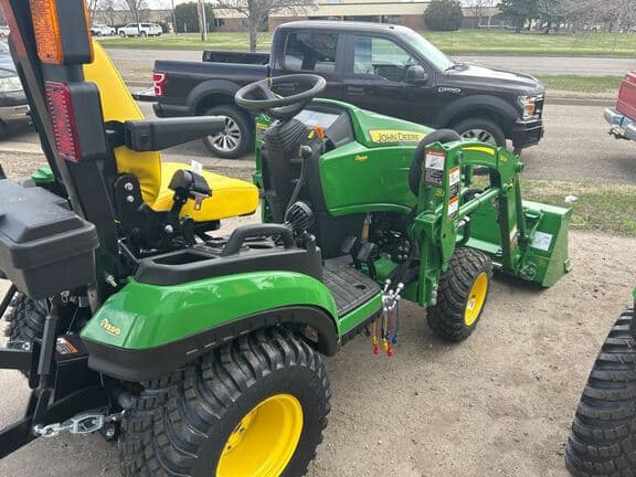 Image of John Deere 1025R equipment image 4