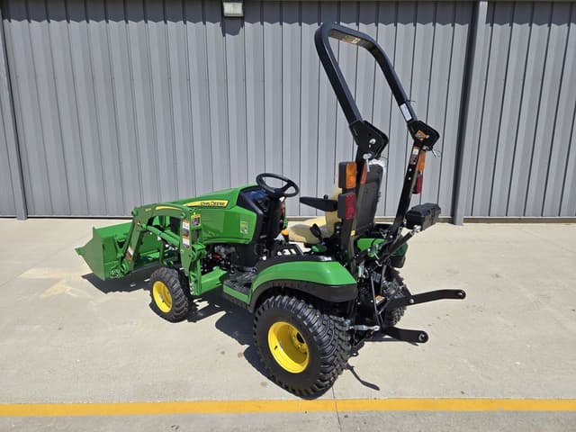 Image of John Deere 1025R equipment image 3