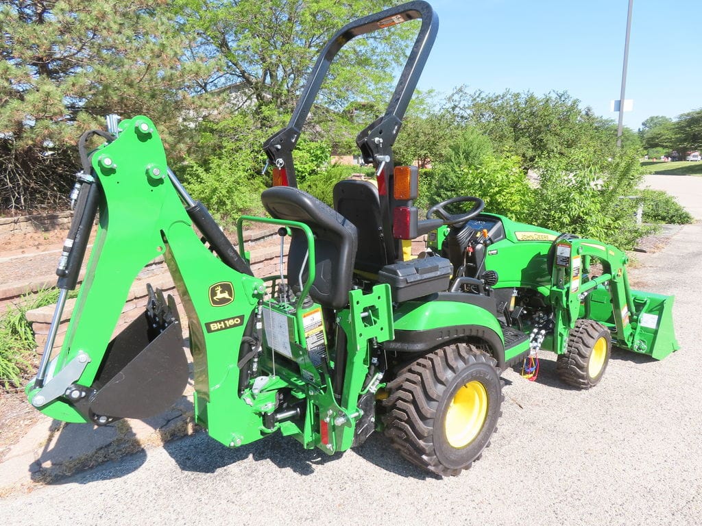 2026 John Deere 1025R Equipment Image0