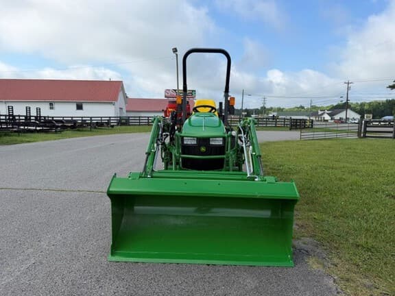 Image of John Deere 1025R equipment image 2