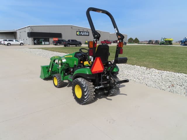 Image of John Deere 1025R equipment image 3