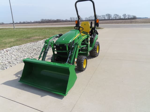 Image of John Deere 1025R equipment image 1