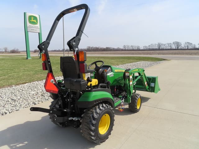 Image of John Deere 1025R equipment image 2