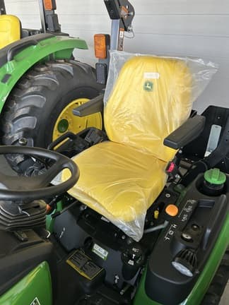 Image of John Deere 1025R equipment image 2