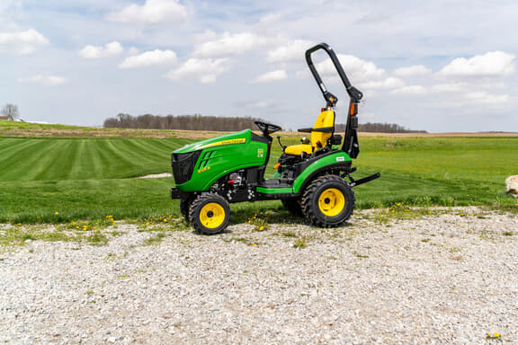 Image of John Deere 1025R equipment image 1