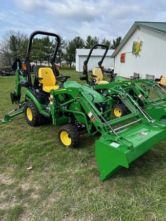 Image of John Deere 1025R equipment image 3