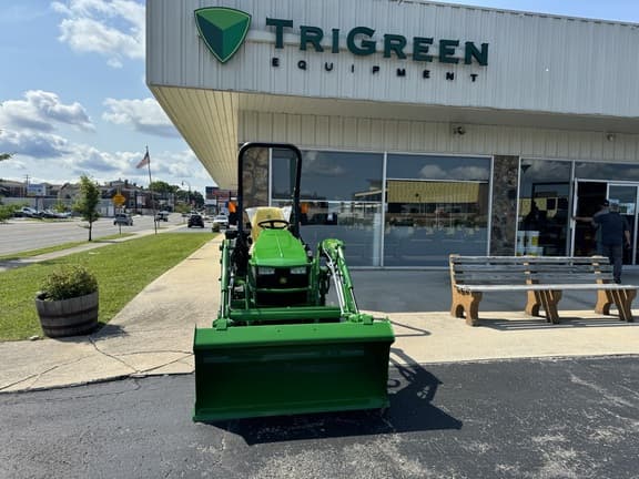 Image of John Deere 1025R equipment image 2