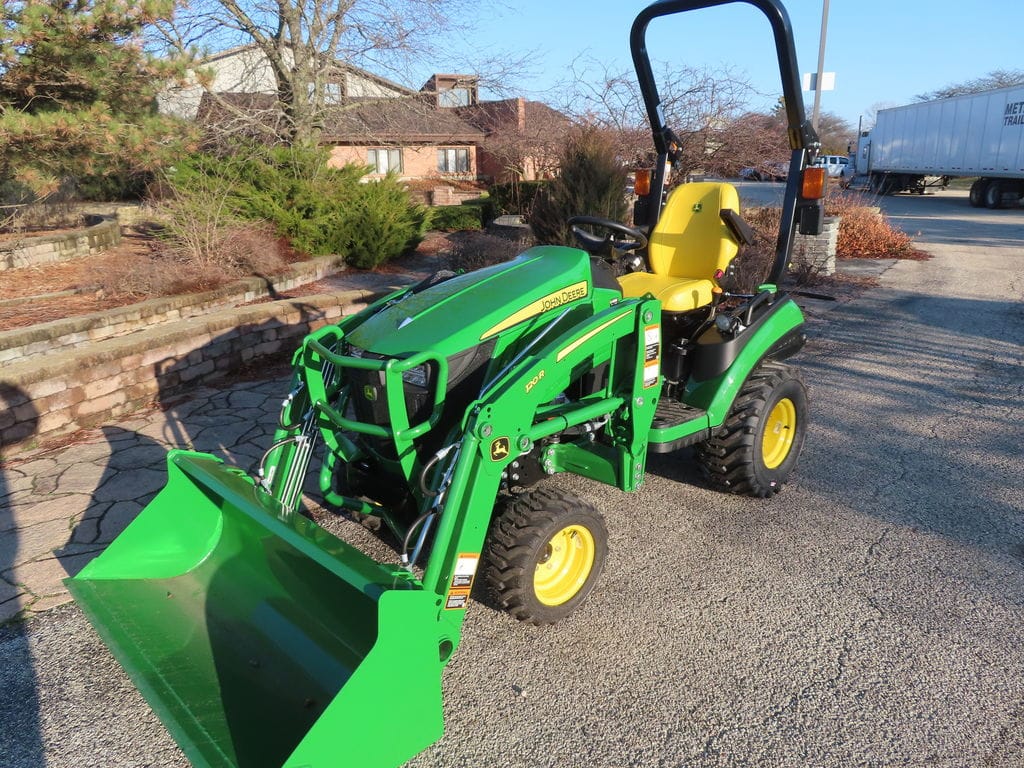 2026 John Deere 1025R Equipment Image0
