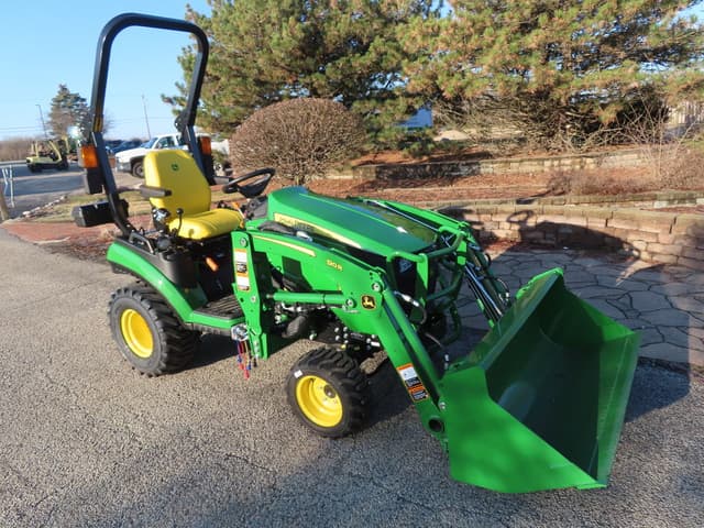Image of John Deere 1025R equipment image 1