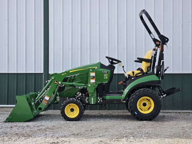 Image of John Deere 1025R equipment image 4
