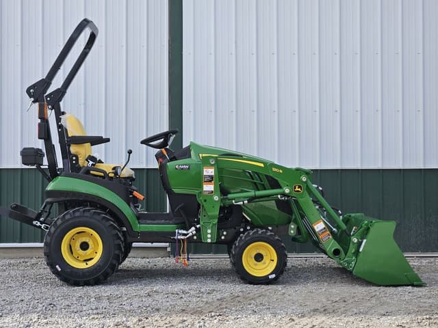 Image of John Deere 1025R equipment image 2