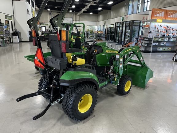 Image of John Deere 1025R equipment image 3