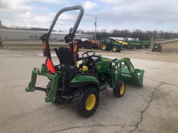 Image of John Deere 1025R equipment image 3