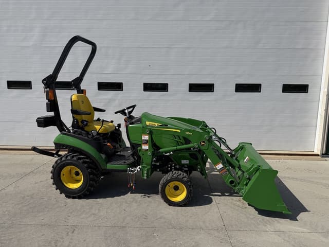 Image of John Deere 1025R equipment image 3