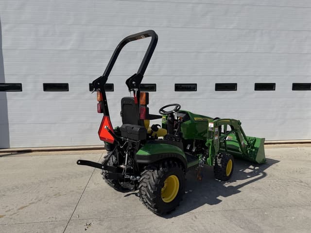 Image of John Deere 1025R equipment image 4