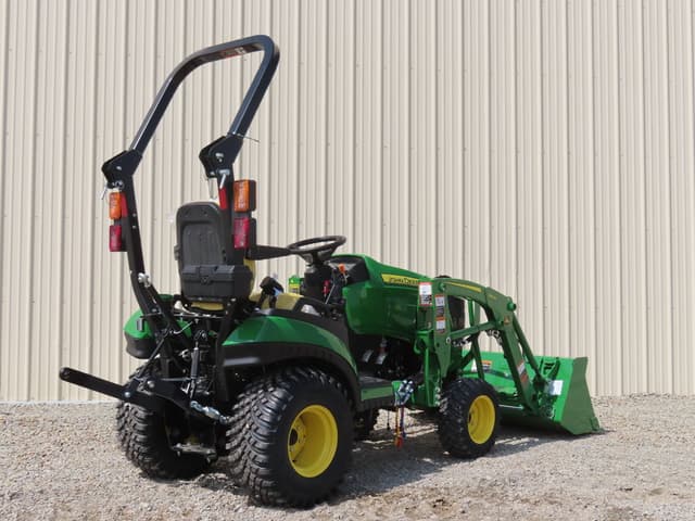 Image of John Deere 1025R equipment image 3
