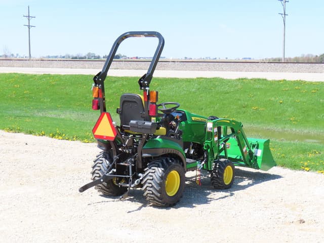 Image of John Deere 1025R equipment image 2