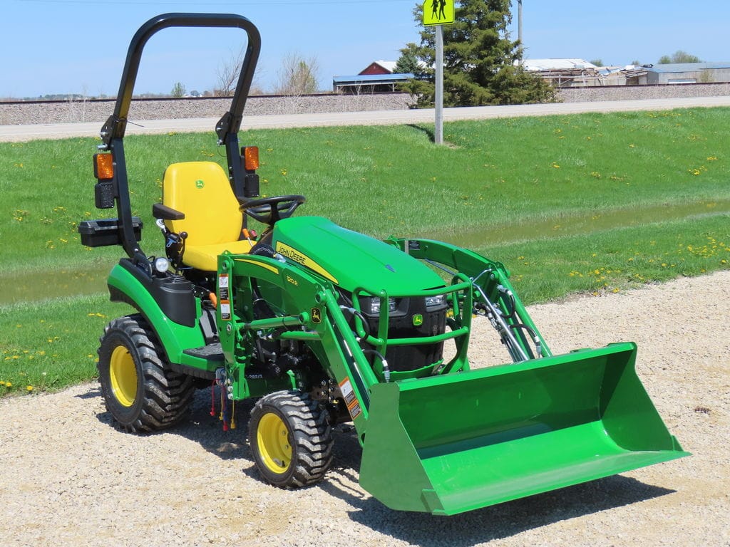 2026 John Deere 1025R Equipment Image0