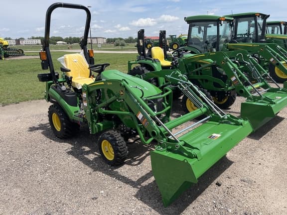 Image of John Deere 1025R equipment image 4