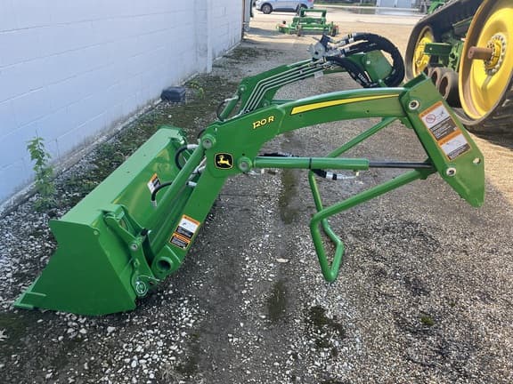 Image of John Deere 120R equipment image 3