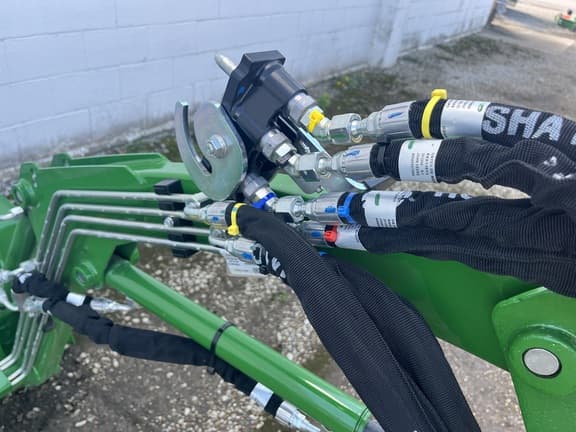 Image of John Deere 120R equipment image 2