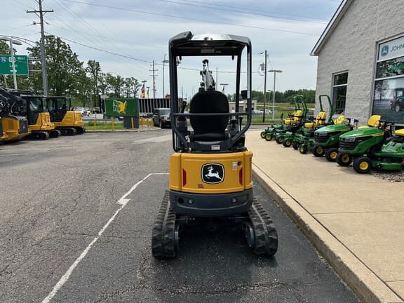Image of John Deere 17P equipment image 3
