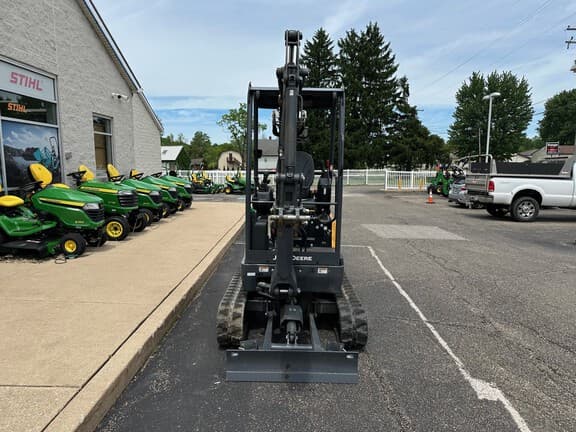 Image of John Deere 17P equipment image 4